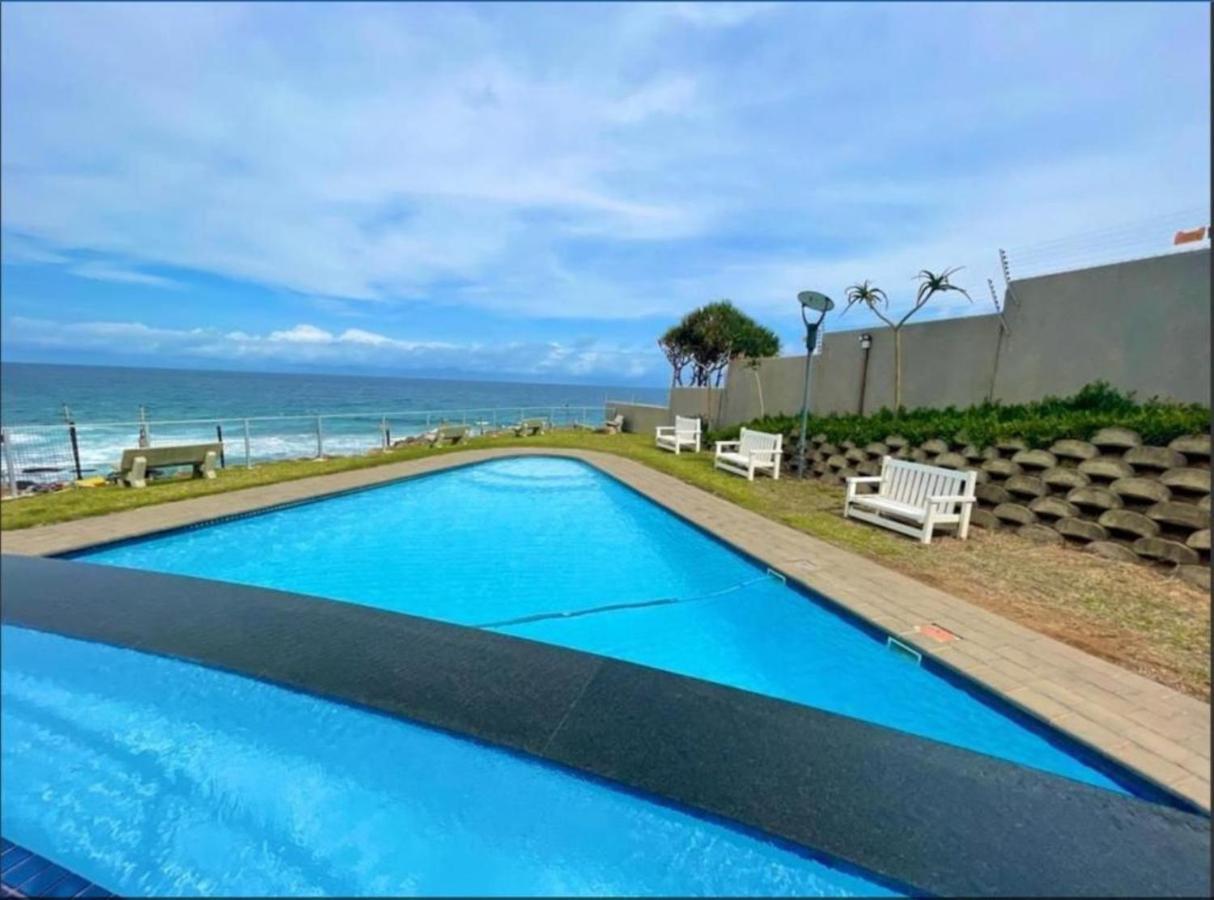 Whale Rock, Modern Beachfront Apartment Margate Exterior photo